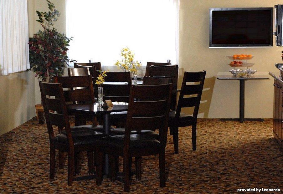 Surestay Plus By Best Western Edmond Room photo